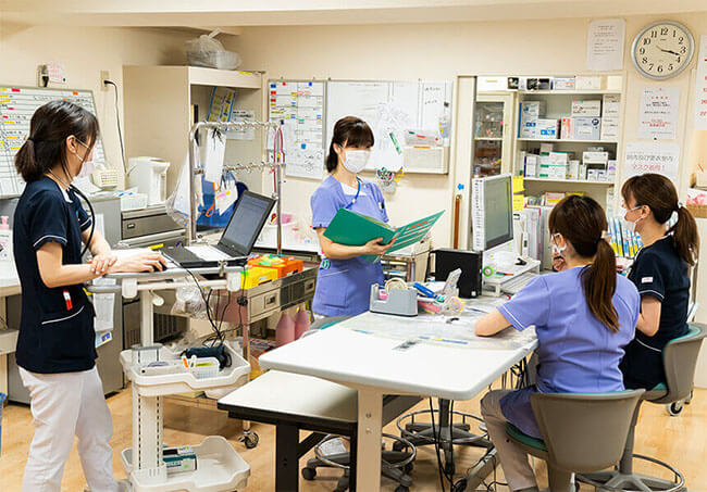 ③ 幅広い年代の看護師が、多様な働き方ができる職場環境